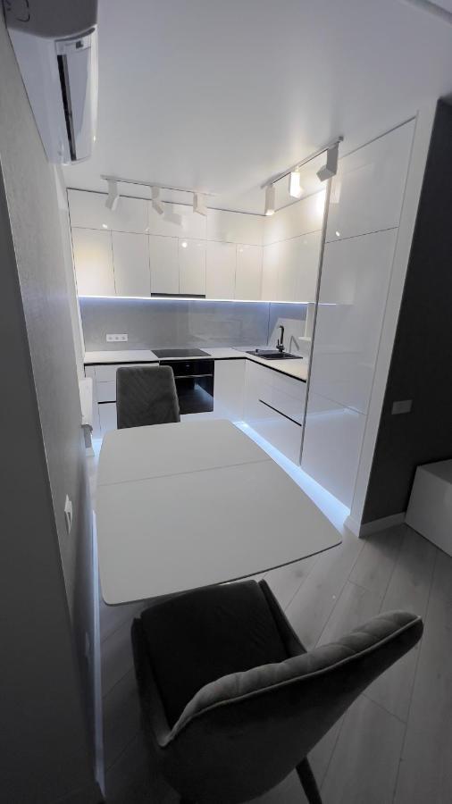 Modern Gagarina Avenue Apartment Dnipro Exterior photo