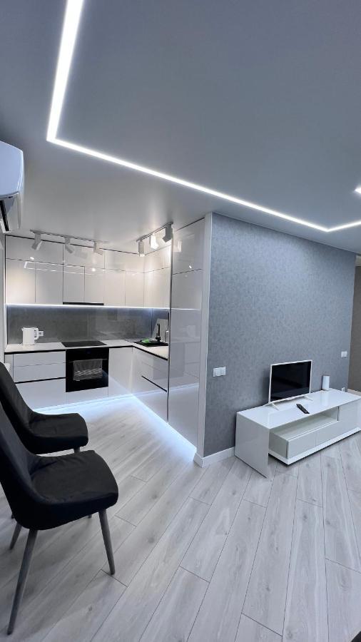 Modern Gagarina Avenue Apartment Dnipro Exterior photo