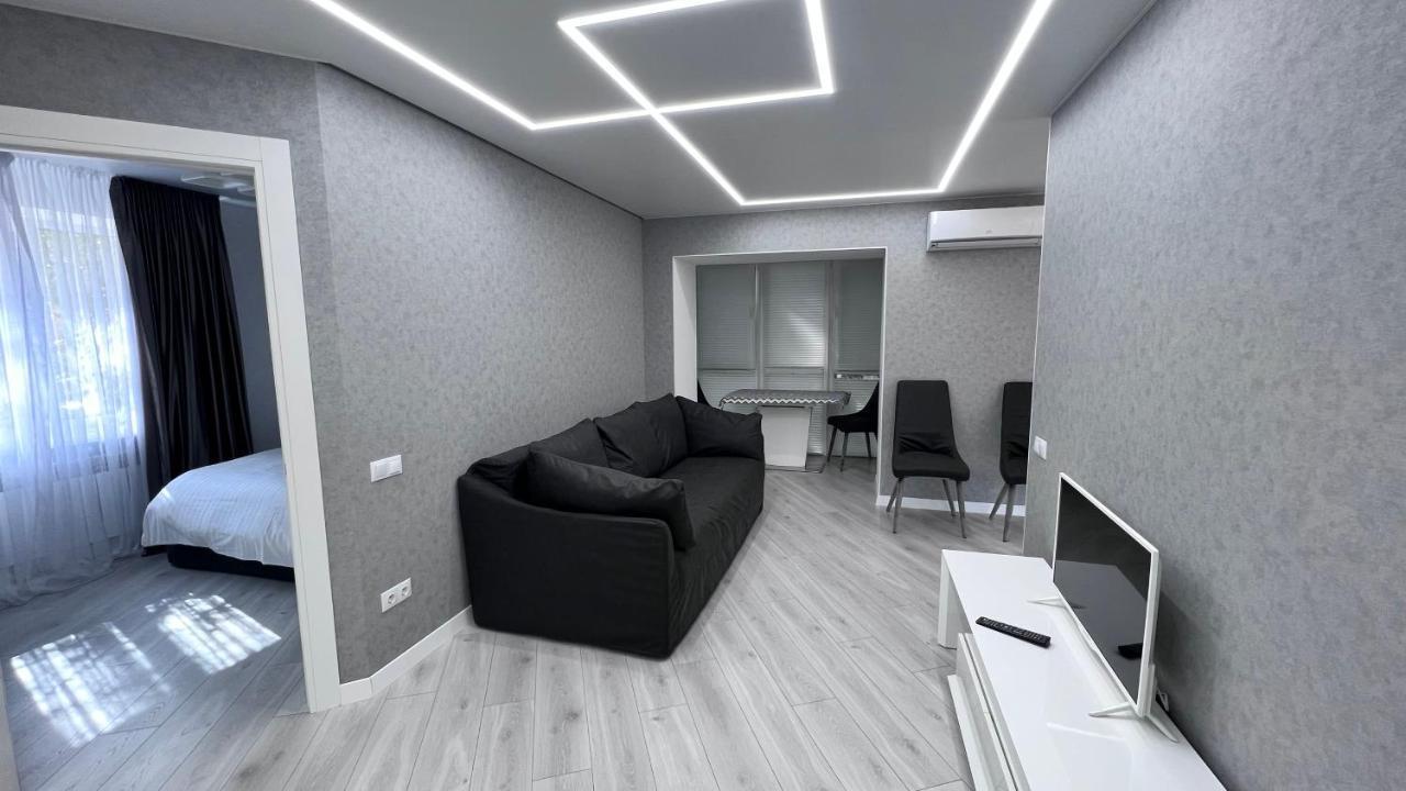 Modern Gagarina Avenue Apartment Dnipro Exterior photo