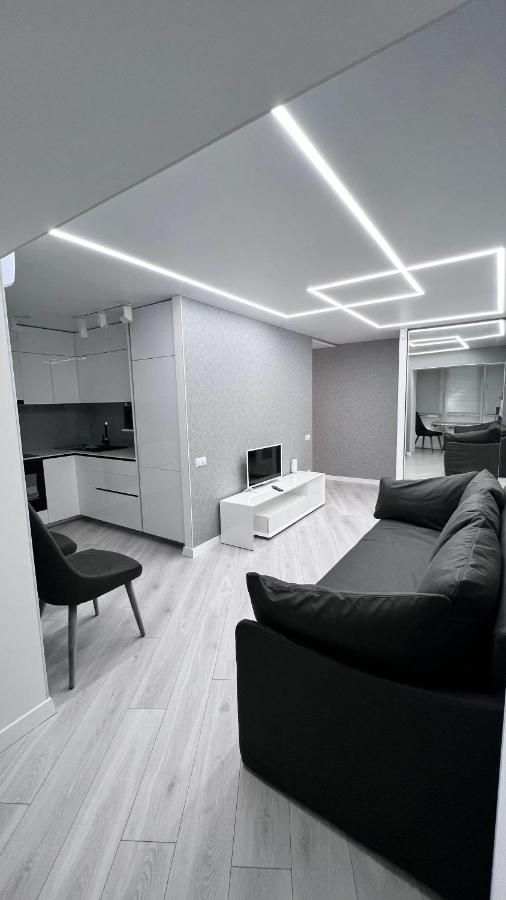 Modern Gagarina Avenue Apartment Dnipro Exterior photo