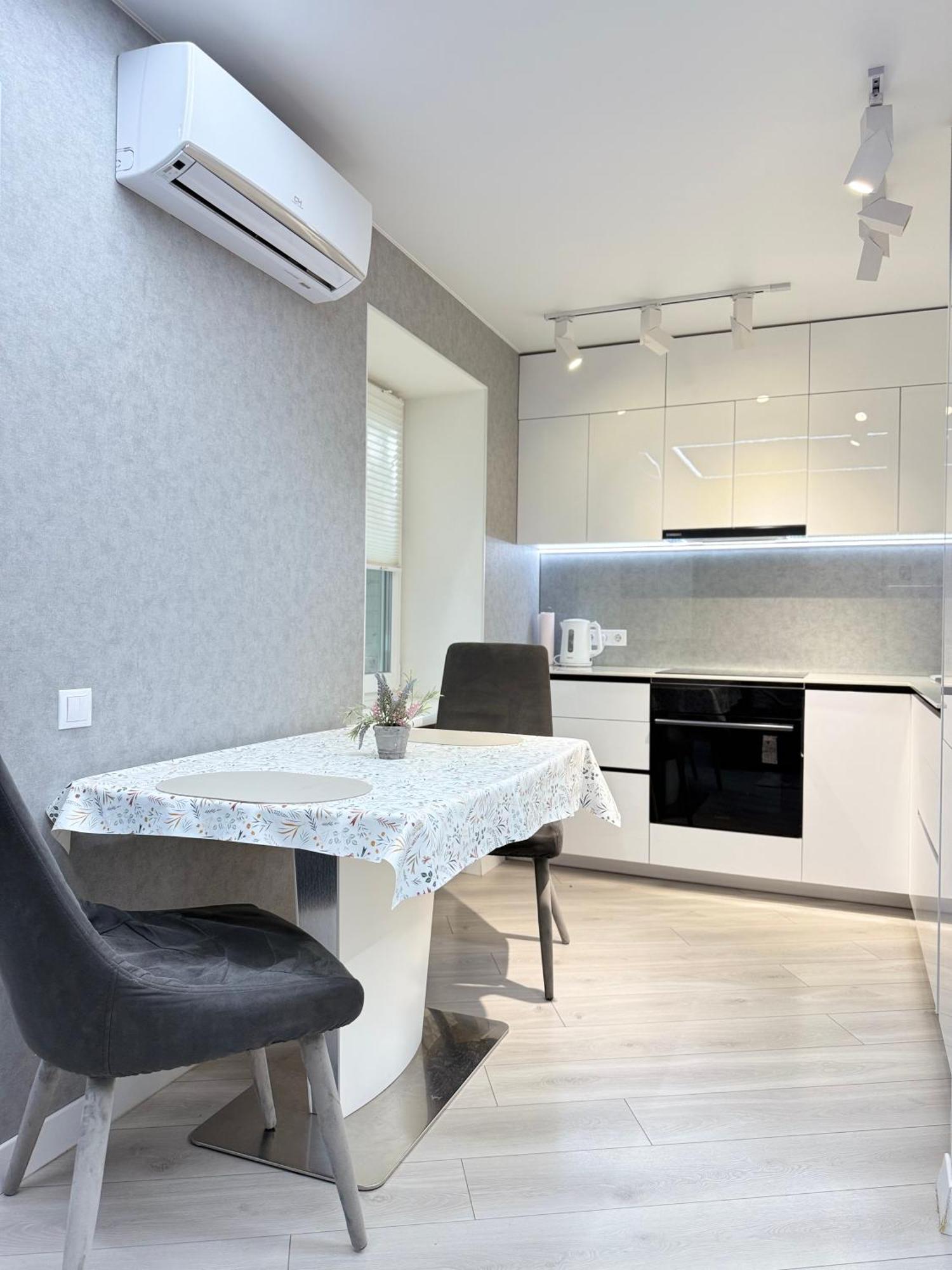 Modern Gagarina Avenue Apartment Dnipro Exterior photo